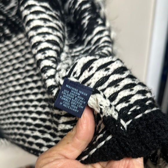 Westbound Petites Cardigan Sweater Wrap Shrug Fuzzy Fringe Womens - Picture 7 of 11